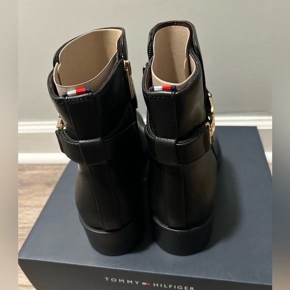 New- Women’s Tommy Hilfiger Ianzi Ornamented Side Zip Booties Size 10 Black - Picture 5 of 7